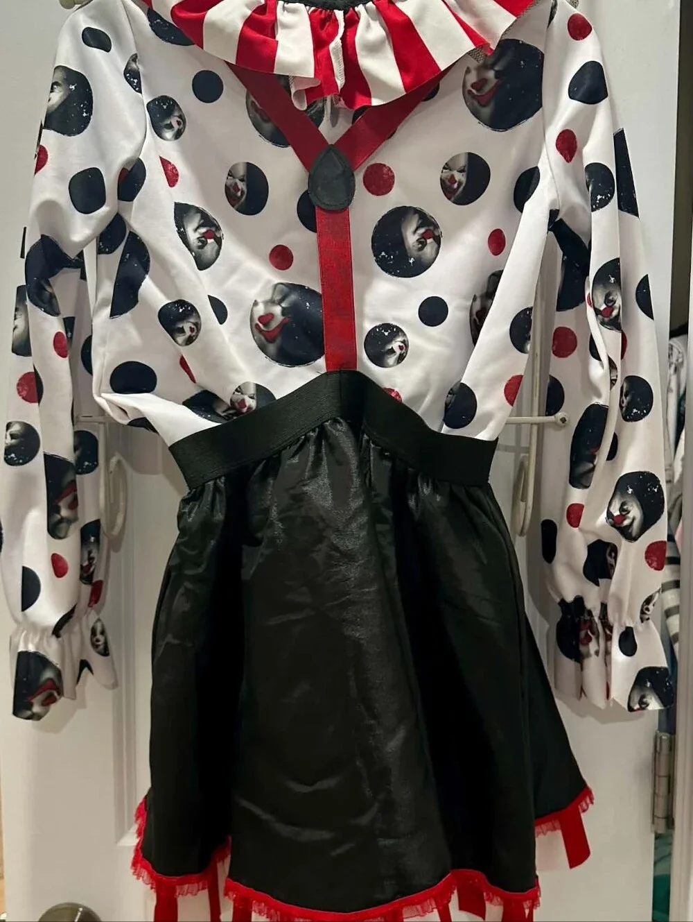 Spirit Halloween girls' Sinister Clown costume